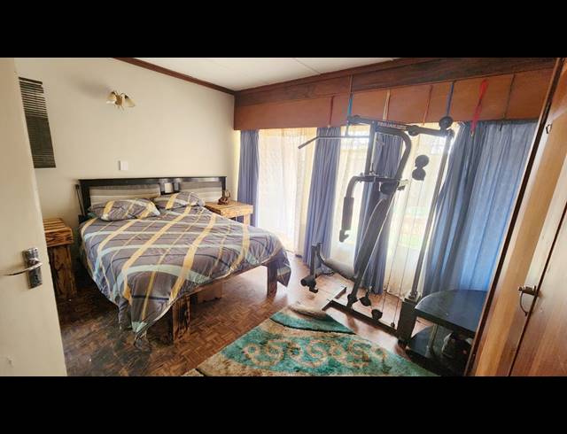 4 BEDROOM FREESTANDING FOR SALE IN TRIM PARK
